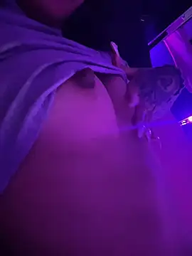 TweetiePieXXX live sex cam