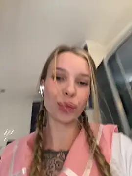 ElyseeXXX's cam snapshot