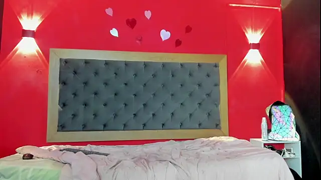 YayaHilton's cam snapshot