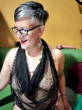 ilonna2025 live sex cam