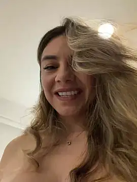 alicee16 live sex cam