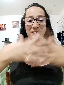 emilypoppy3 live sex cam