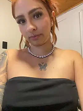 Hilary_pinkk's cam snapshot