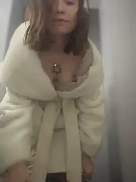 MilliDoll's cam snapshot