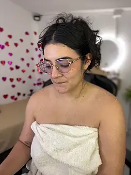 Lia_flowers's cam snapshot