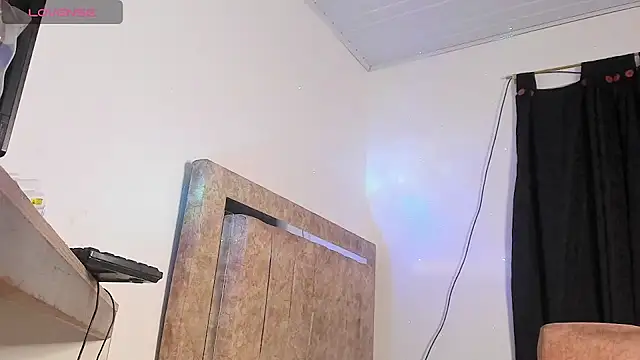 Kriss_Edwards's cam snapshot