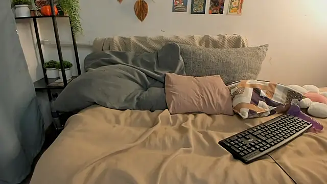 AvenGlow live sex cam