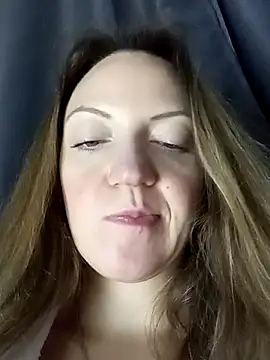 KattyLuuu's cam snapshot