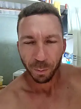 RobertoLuiz84 live sex cam