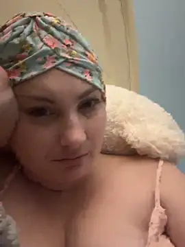 MilfyMrsRobinson live sex cam