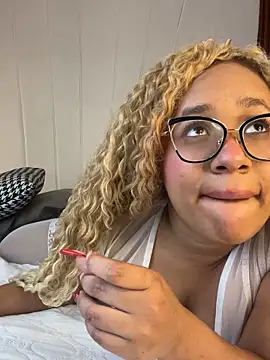 ZoeFantasyx's cam snapshot