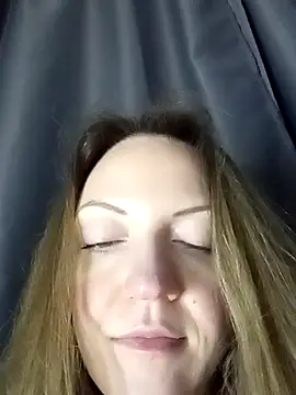 KattyLuuu's cam snapshot