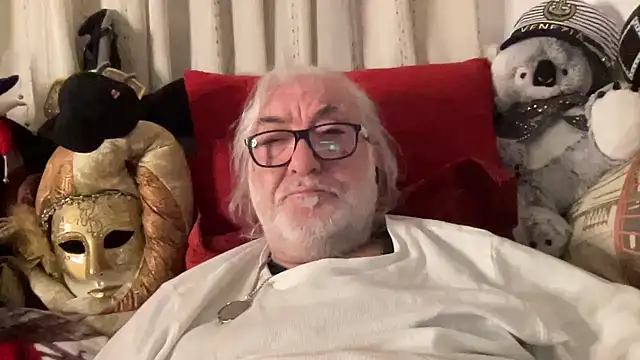 EroticVenetian live sex cam