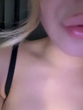 LunaDesireex live sex cam