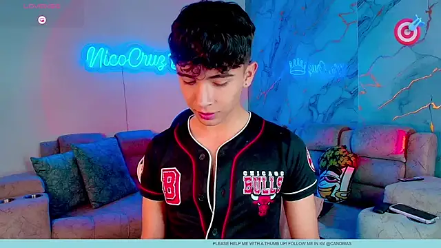 Niico_Cruz live sex cam