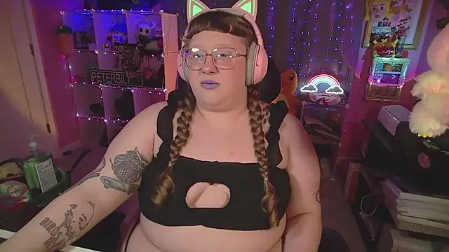 FatVeronica's cam snapshot