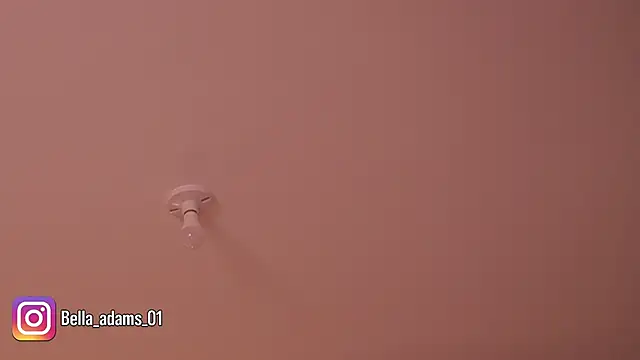 bella_adams_ live sex cam