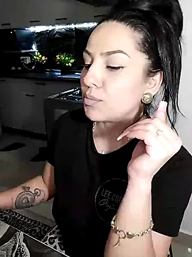 hot-babygirl's cam snapshot