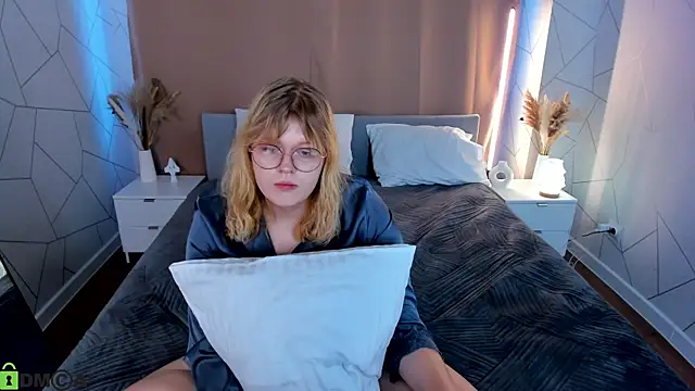 luna_c0ra's cam snapshot