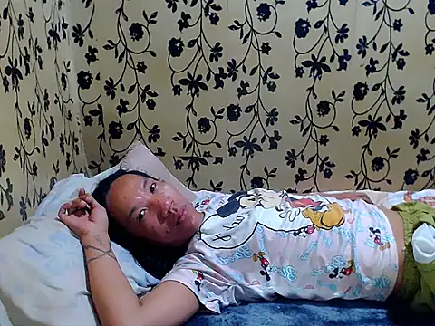 LadyBoyBigCock69 live sex cam