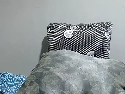 MzCoco's cam snapshot