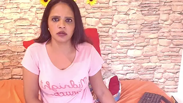 Luciousindian69 live sex cam