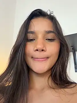 AlessiaVallmont live sex cam