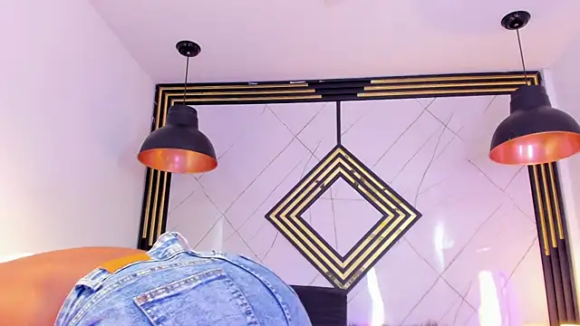 AdharaHills live sex cam