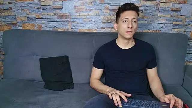 Maykol_Victoriasr live sex cam