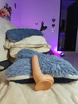 Fox_Roxxan live sex cam