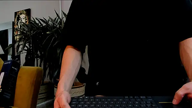 roan_birkin's cam snapshot