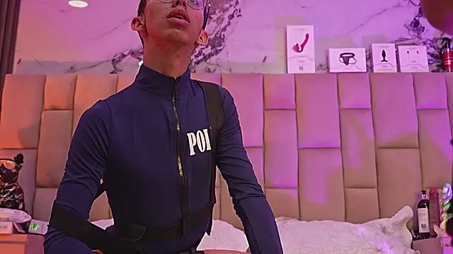 EthaanCox live sex cam