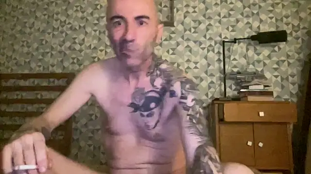 slave44nantes's cam snapshot