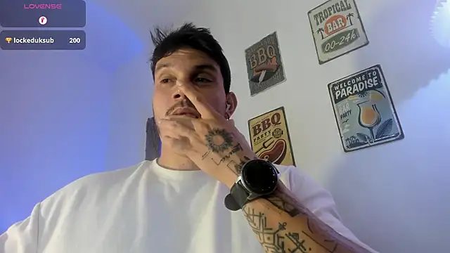 alejandro_stark live sex cam