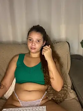 naughty_curly69's cam snapshot