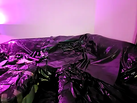 PlayfulThomas live sex cam