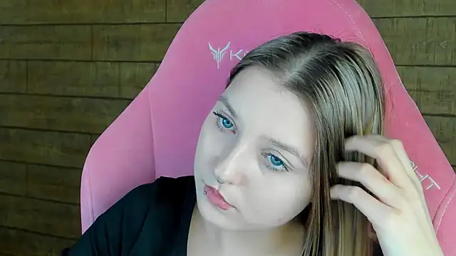 TinnaBurton's cam snapshot