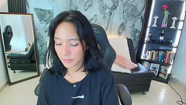 Nanami_19's cam snapshot