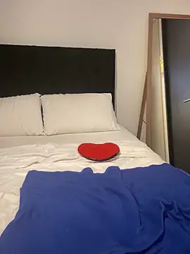 AlejandritaMilano live sex cam