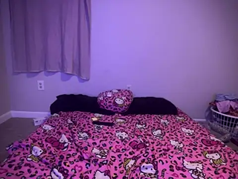 strwbrrymilk live sex cam