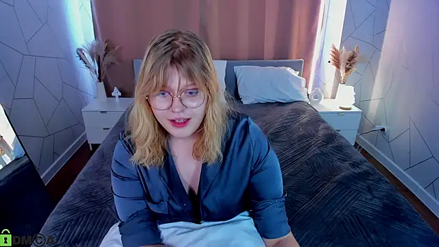 luna_c0ra's cam snapshot