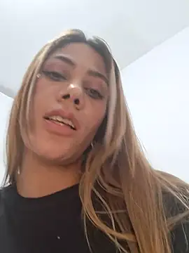 Elianasuarezz live sex cam