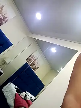 MaddieQuinn live sex cam