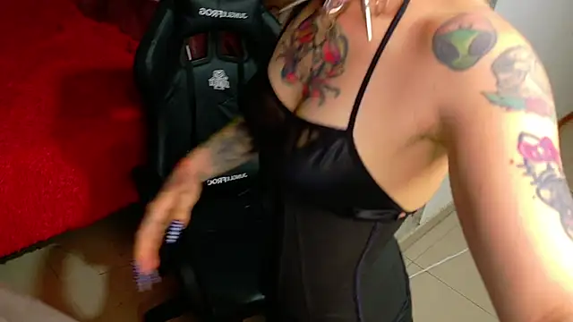 nova_kitttyy's cam snapshot