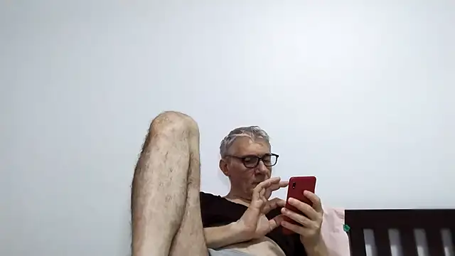 BIGUNCUTHARDCOCK live sex cam
