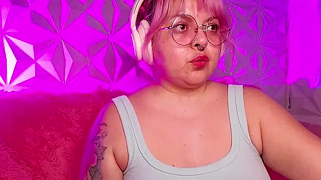 Satyn_doll live sex cam