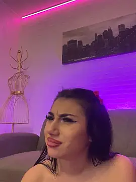 Kira_West's cam snapshot