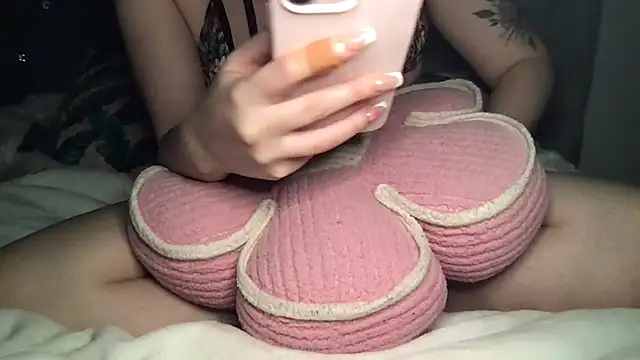 femmefatalebabe's cam snapshot