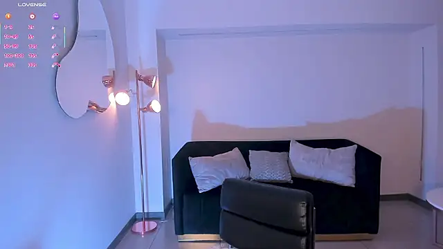 TaraLawrence live sex cam