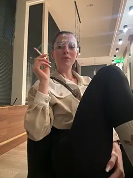 EllyLynn's cam snapshot